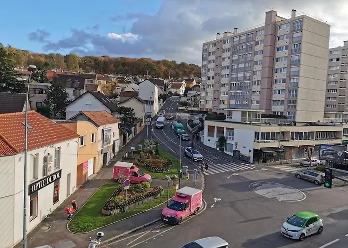 Sous Les Toits Proche Paris Et Versailles Apartment